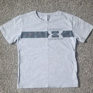 Under Armour Kids Light Gray Graphic Tee Sz 6
